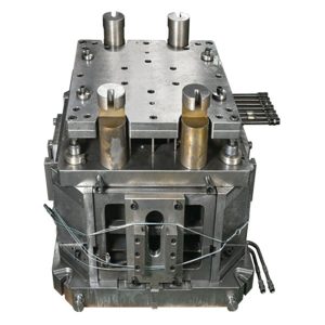 Форма для лиття під низьким тиском колісної маточини